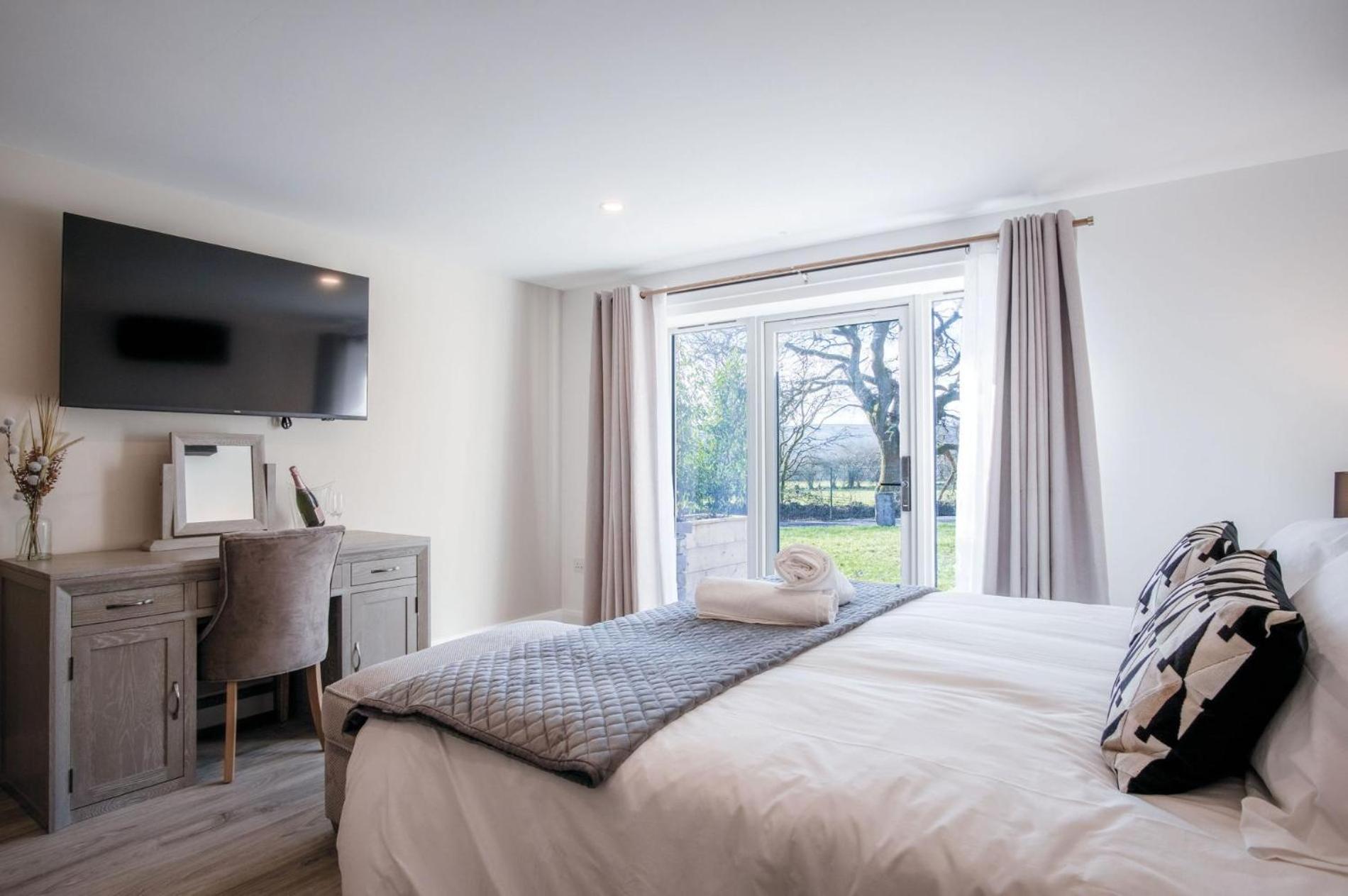 Suite 10 - Sleeping Giant Hotel - Pen Y Cae Inn Brecon Eksteriør bilde